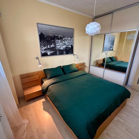 Apartment Ceskomoravska - O2 Arena Praha Bagian luar foto